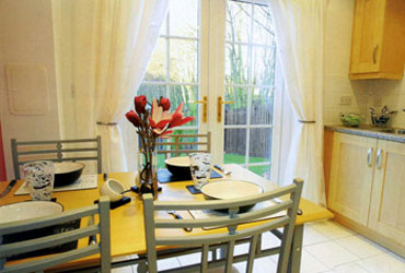 Cửa sổ phòng bếp và những lưu ý về phong thủy 1