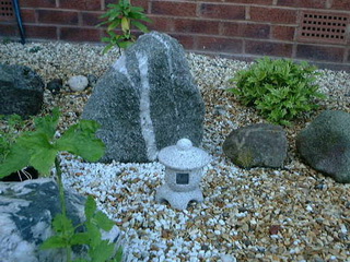 Sắp xếp đá sân vườn hợp phong thủy 1 Sắp xếp đá sân vườn hợp phong thủy | ảnh 2