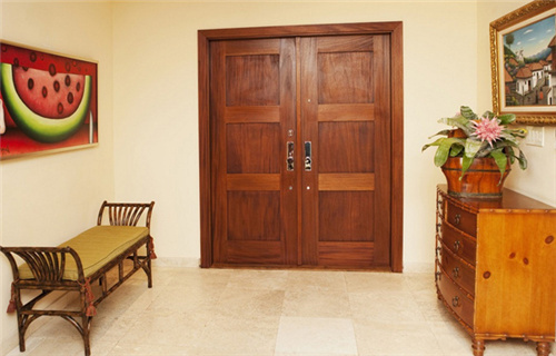 cửa chính sai phong thủy