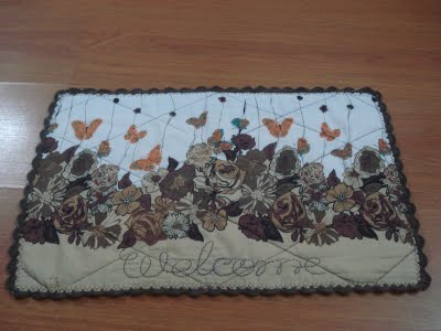 Dùng thảm để hóa giải sát khí từ cửa chính 1