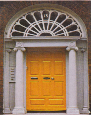 Hóa giải năng lượng xấu, tăng cường năng lượng bảo vệ cho cửa chính