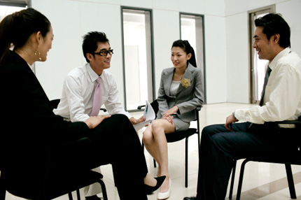 Cách chọn vị trí ngồi để đàm phán thành công Cách chọn vị trí ngồi để đàm phán thành công | ảnh 1