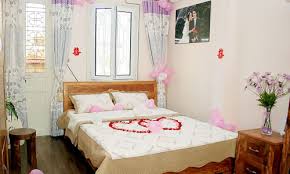 Bài trí giường ngủ hợp phong thủy cho phòng tân hôn Bài trí giường ngủ phòng tân hôn cần xem màu theo <a class=