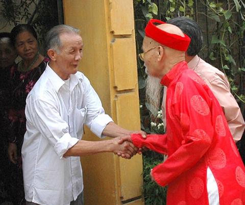 Chọn người xông đất đầu năm: Một số quan niệm cần được thay đổi