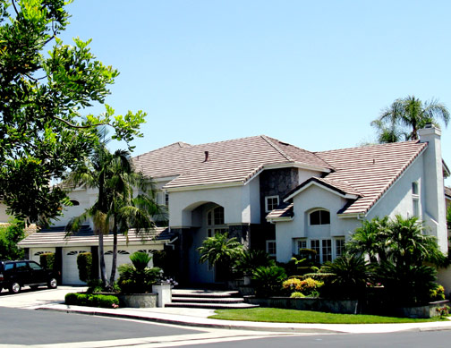 Nhà ở có nên gần các tòa kiến trúc cao to hoặc có chóp nhọn?