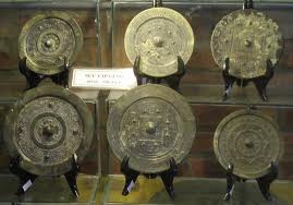 Gương bằng đồng thúc đẩy và củng cố hôn nhân Gương bằng đồng thúc đẩy và củng cố hôn nhân | ảnh 1