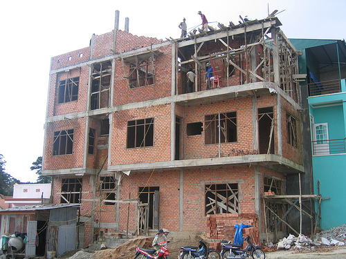 động thổ làm nhà
