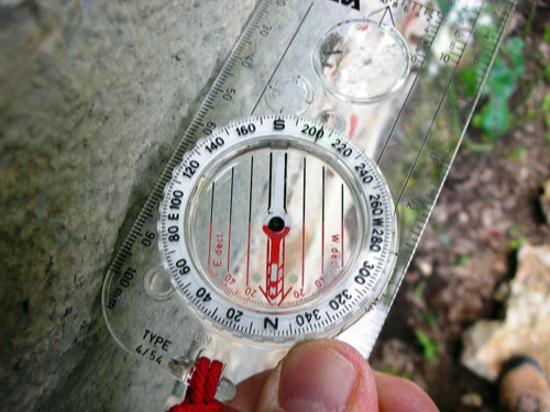 Cách sử dụng la bàn chính xác 2 Cách sử dụng la bàn chính xác | ảnh 3