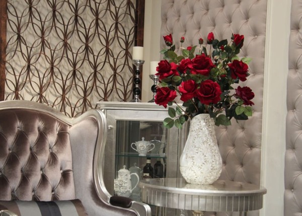 Nhà đẹp, tình duyên như ý với bình hoa hợp phong thủy 6