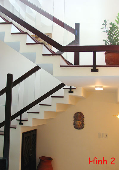 Tiếp và dẫn khí ở cầu thang 1 Tiếp và dẫn khí ở cầu thang | ảnh 2