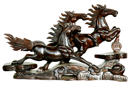 Những hình dạng xấu của căn hộ chung cư và cách khắc phục (P2) 1 Treo đồ vật phong thủy hình ngựa bằng đồng ở phía Nam. Ảnh minh họa