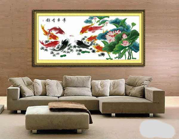 Treo tranh trong nhà làm tăng thêm cát tường Khi treo tranh trong nhà, gia chủ nên chú ý chọn màu tranh theo phong thủy.