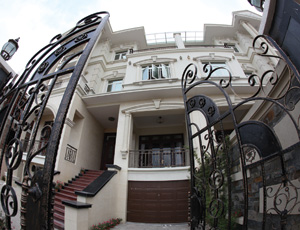 Những điều kiêng kỵ khi bố trí cửa ra vào Những điều kiêng kỵ khi bố trí cửa ra vào | ảnh 1