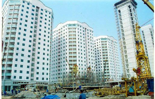 Hóa giải mối đe dọa từ nhà cao tầng xung quanh